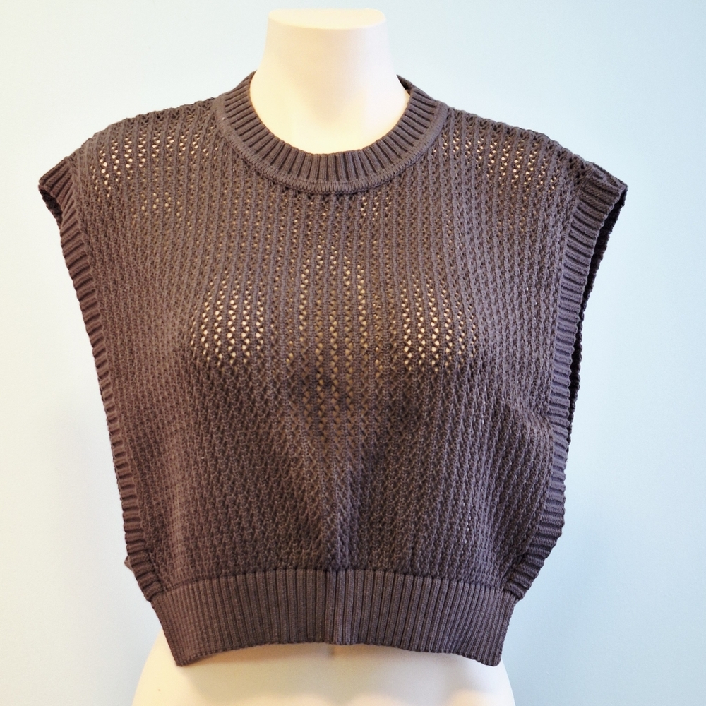 4️⃣/$2️⃣9️⃣ Vintage Charcoal Knit Sleeveless Crop Top